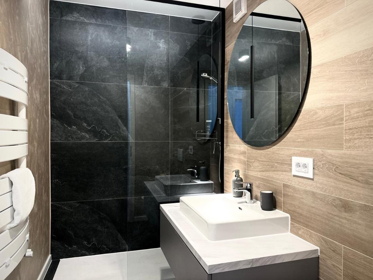 4friendscoresibrasov W Apartment